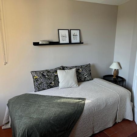 Sur Le Pont Apartment เวซง-ลา-โรแมน ภายนอก รูปภาพ
